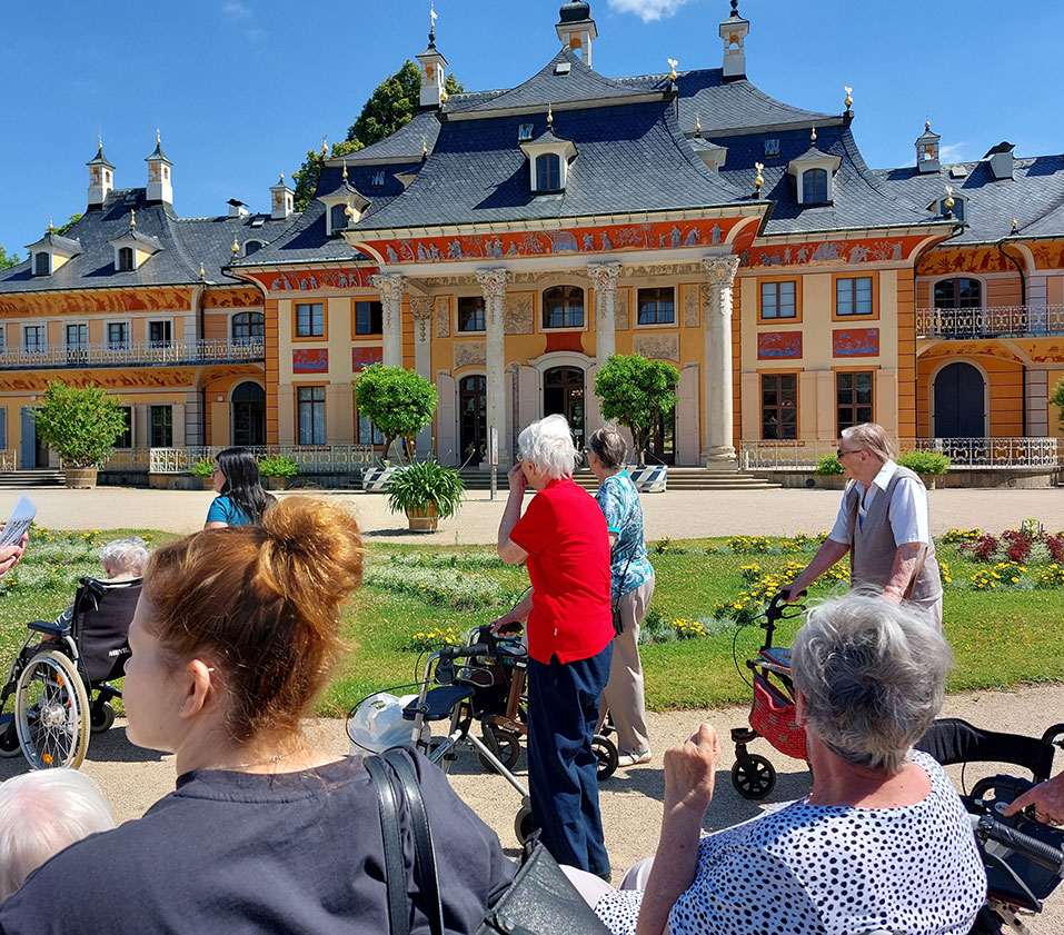 Ausflug WG Arnsdorf nach Pillnitz - Bild 1